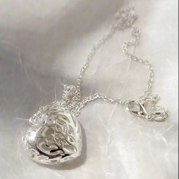 .925 Flower People Necklace - Picture 2 of 3